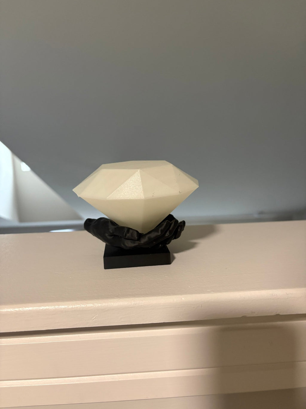 Diamond Hands Artwork Statue - Unique Hydroponics